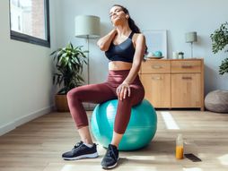 vežbanje, trening, fitnes, pilates, žena, pilates lopta