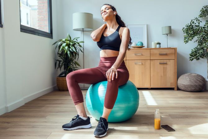 vežbanje, trening, fitnes, pilates, žena, pilates lopta vežbanje, trening, fitnes, pilates, žena, pilates lopta