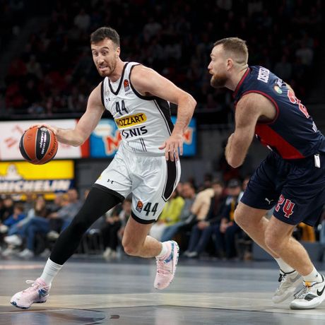 KK Baskonija - KK Partizan