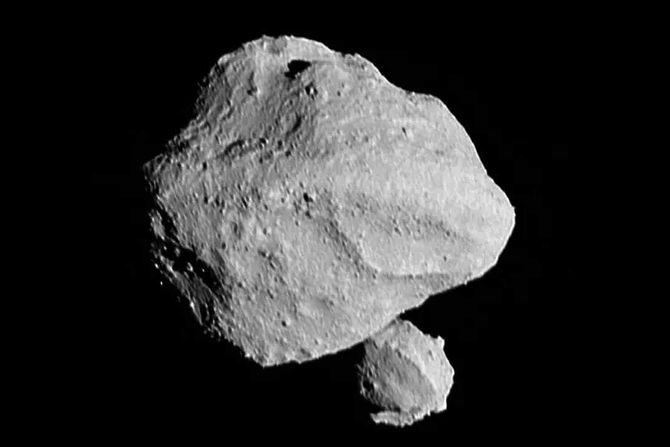 asteroid Dinki, Dinkineš