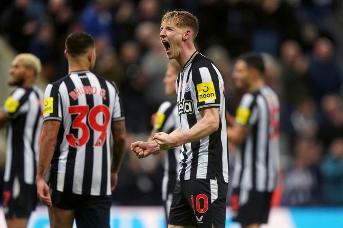 FK Njukasl FK Njukasl