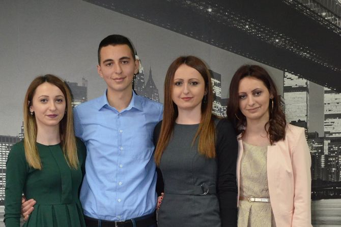 Četvoro dece na medicini, Porodica Pećanac Četvoro dece na medicini, Porodica Pećanac