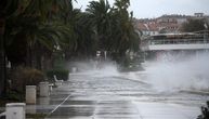 Snimak snažnog nevremena kod Splita: Grad pao u nekoliko mesta, saobraćaj blokiran