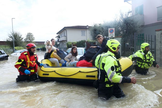 Italija Toskana nevreme oluja Kiran poplave