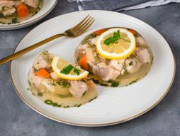 Riba u aspiku, riblje pihtije