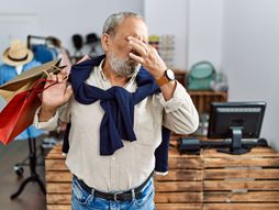 muskarac smrad prodavnica kupovina