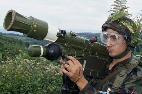 NEDERLANDSE MILITAIREN OEFENEN S