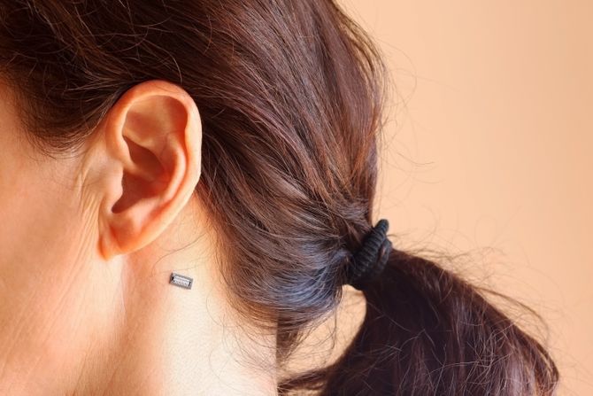 ženski vrat žena vrat mikročip ženski vrat žena vrat mikročip