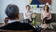 Kad ljubav naiđe na zid: Zašto žene češće biraju savetovanje, a muškarci beže od problema?
