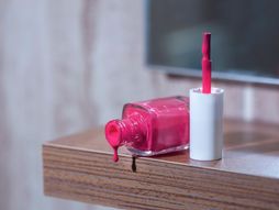 lak, lak za nokte, bočica laka, bočica laka za nokte