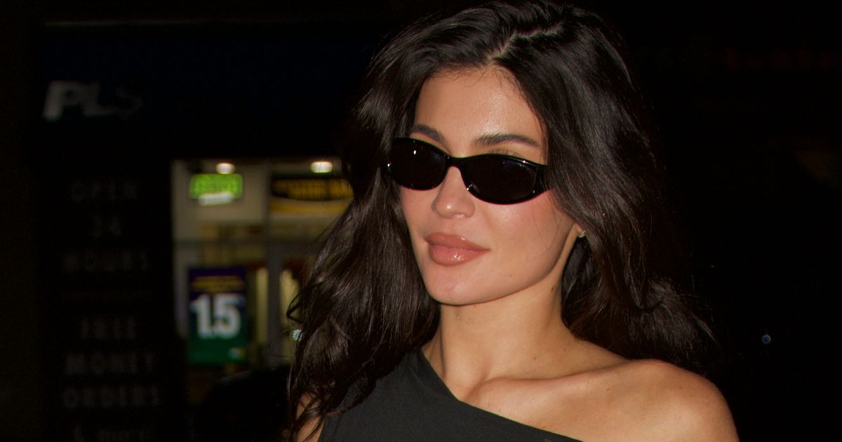 Skinula se mlada milijarderka i UŽARILA MREŽE: Tanak bikini istakao raskošnu figuru