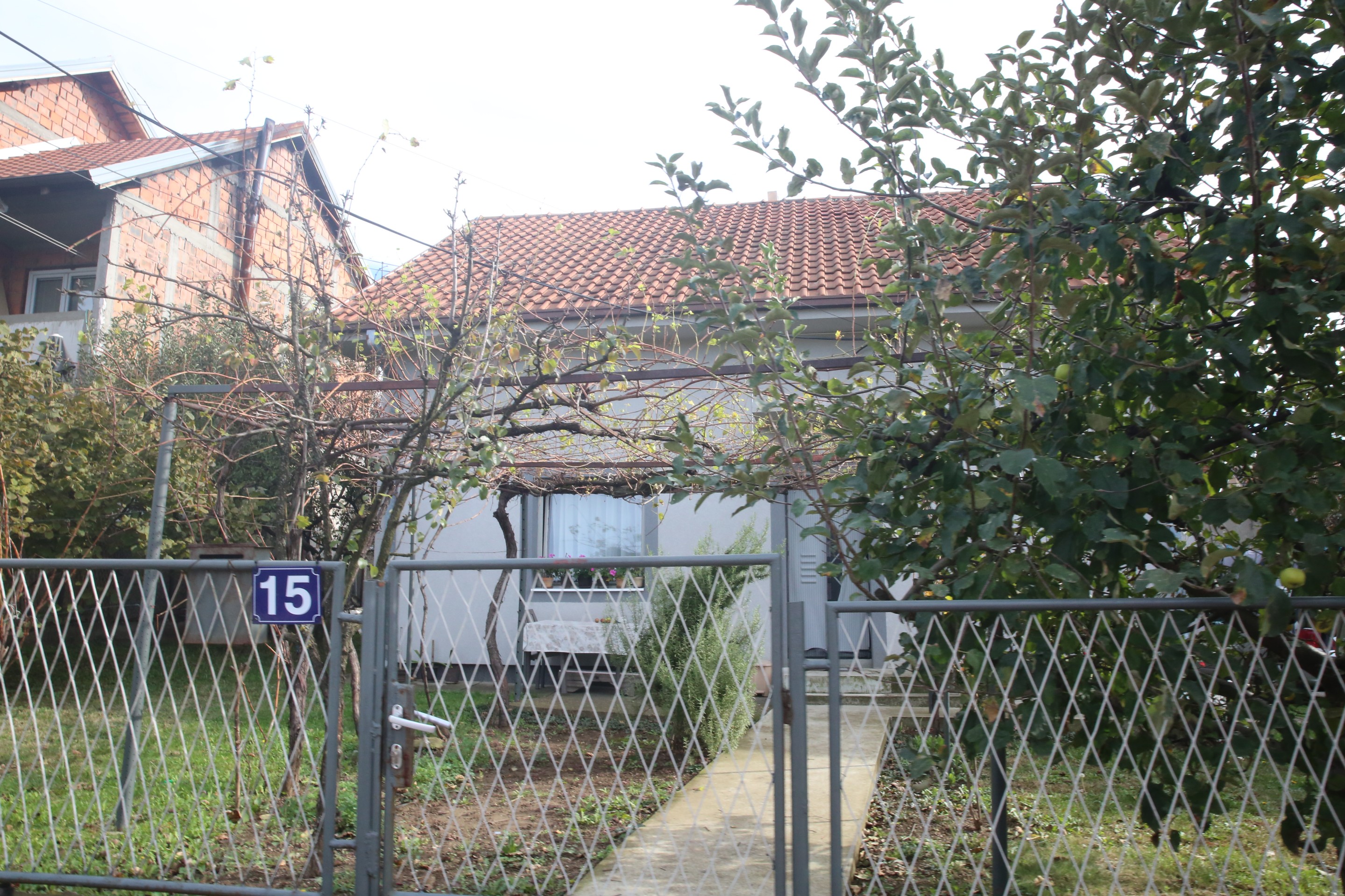 U kuću uložila ogromne pare, a od rijalitija zaradila 500.000 vera: Brat održava sve, oca odveli u dom