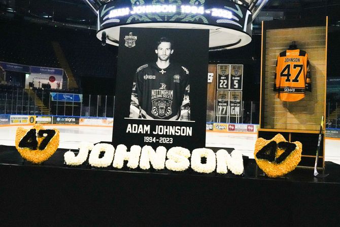 Hokejaš Pomen Adam Džonson Adam Johnson