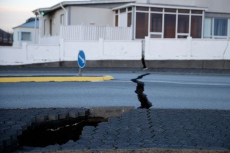 Grindavik Island zemljotres evakuacija erupcija vulkan