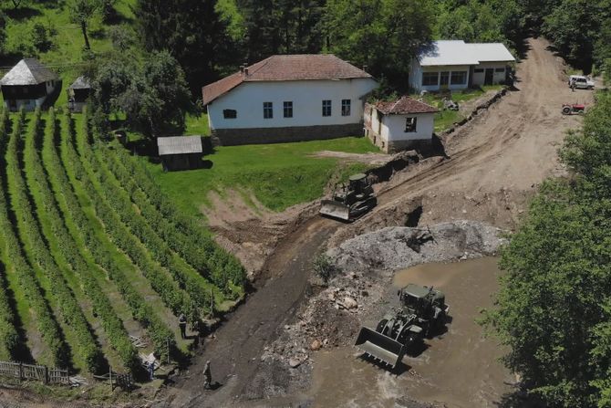 Sanira se kanalizaciona mreža i dodatno obezbeđuju kuće od poplava