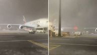 Potop u Dubaiju: Nebo se otvorilo, aerodom "plivao u vodi", letovi otkazivani
