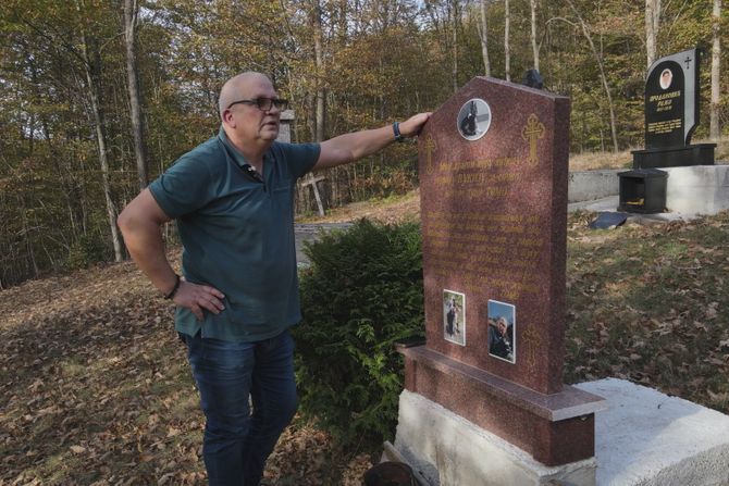 Tomo je podigao nadgrobni spomenik svom psu