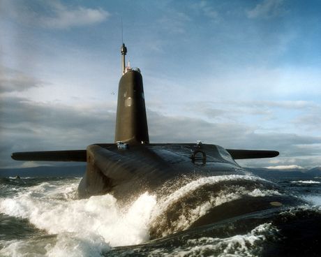 Britanska podmornica klase Vangard
