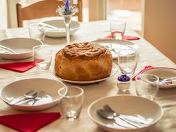 Salva, slavski kolač, slavska trpeza