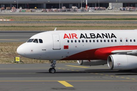 Air Albania avion