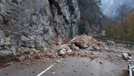 Drama near Prijepolje, tragedy narrowly avoided: Huge rocks crash onto road
