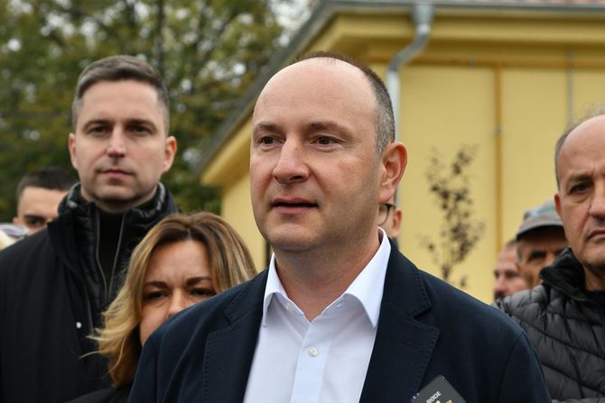 Novi Sad gradonačelnik Milan Đurić naselje Budisava mesna zajednica Novi Sad gradonačelnik Milan Đurić naselje Budisava mesna zajednica