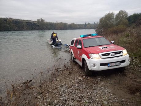 Automobil sletio u reku Morača, Donja Gorica