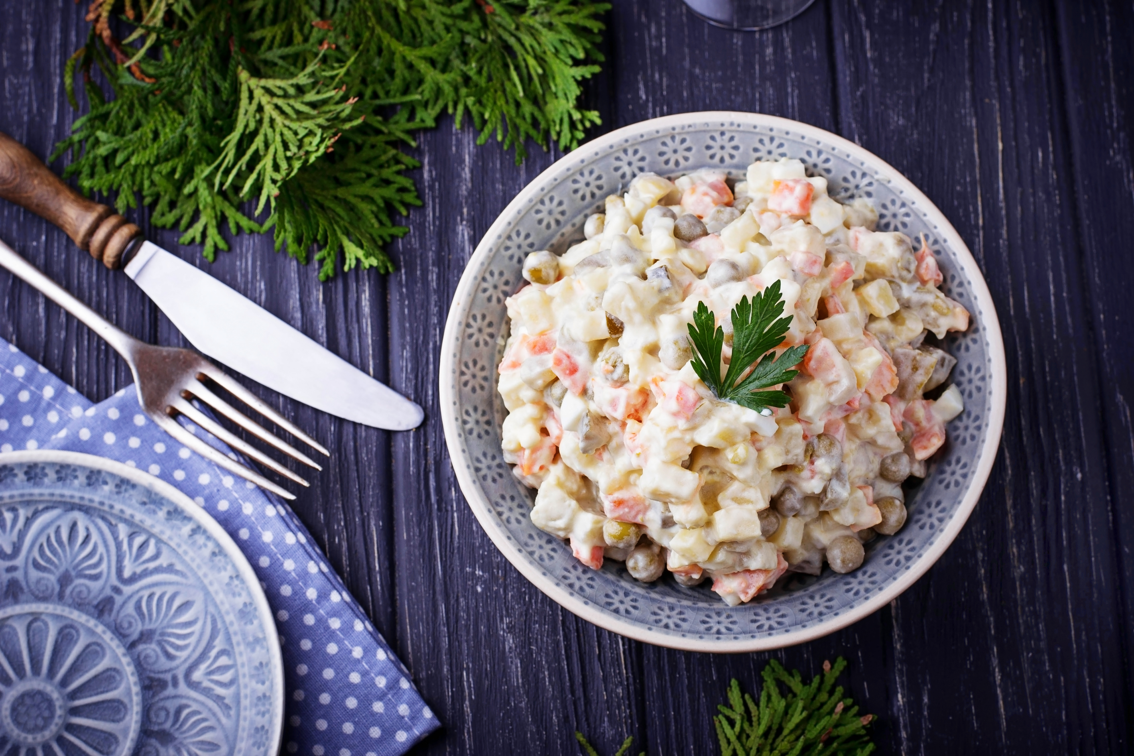 Ruska salata sa jabukama menja sve: Ovaj sastojak pravi razliku koju ćete odmah osetiti
