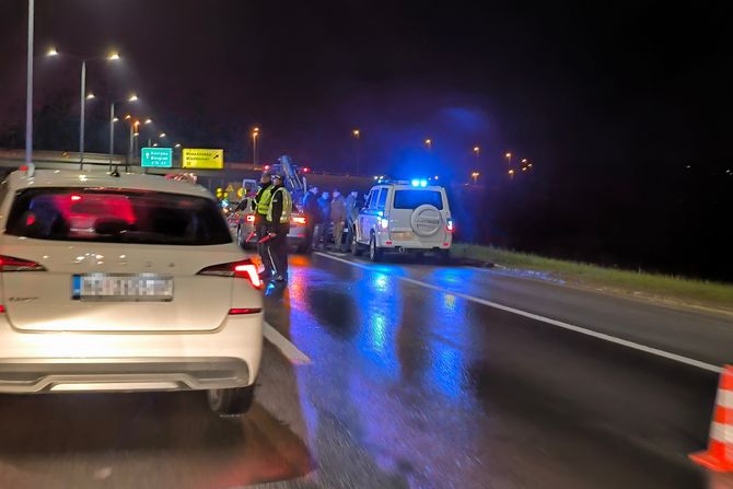 Lančani sudar kod Mladenovca Mladenovac saobraćajna nesreća