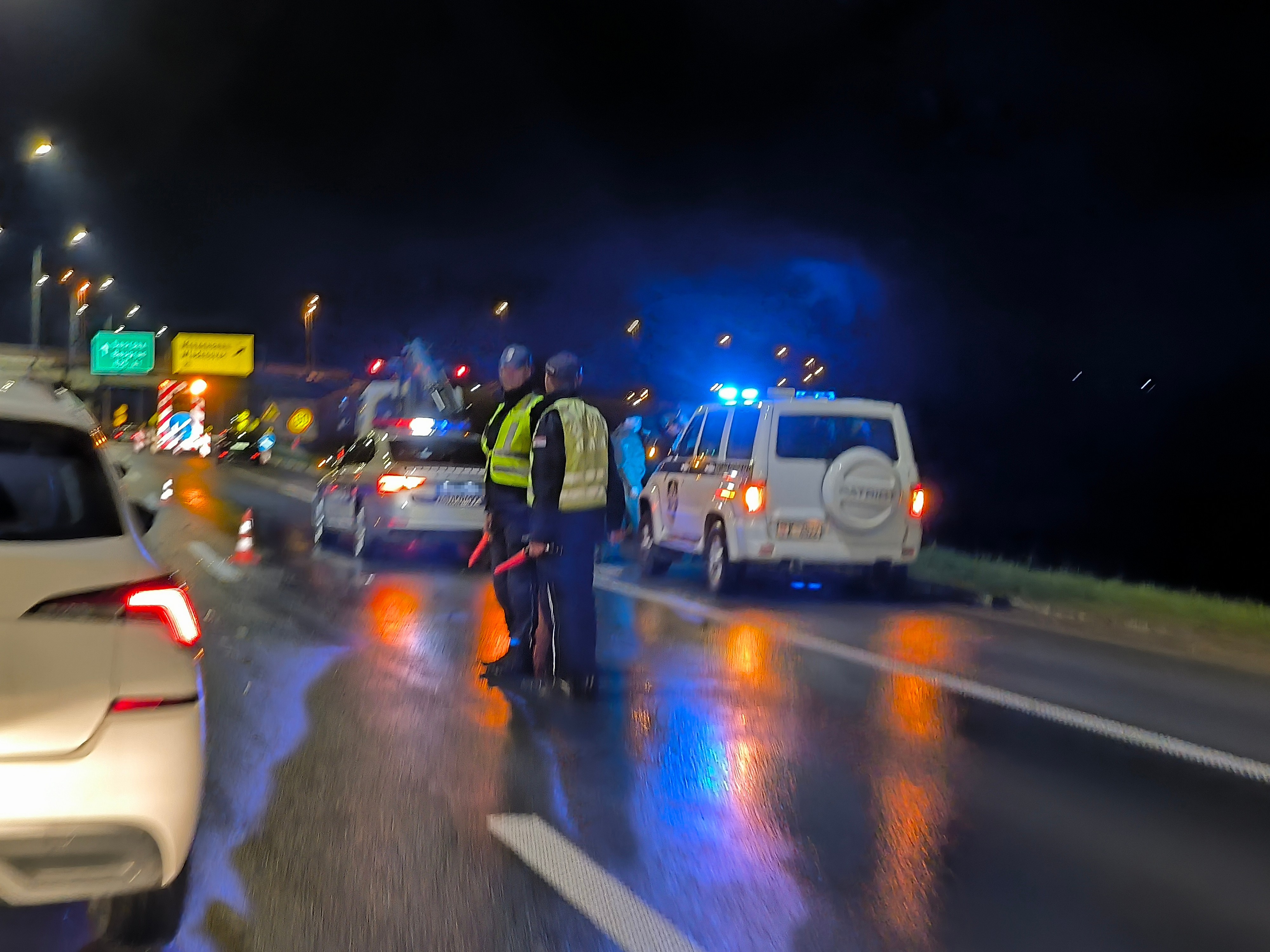 Lančani sudar kod tržnog centra na Novom Beogradu: Na licu mesta i ekipa Hitne pomoći, stvaraju se gužve