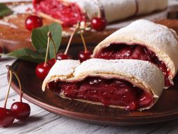 štrudla, štrudla sa džemom, poslastica, slatkiš