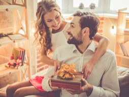 poklon, poklanjanje, dečko i devojka