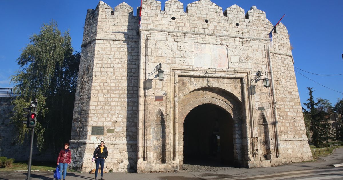 Nesvakidašnji prizor u Nišu: Opšti haos na ulicama, zakrčen saobraćaj