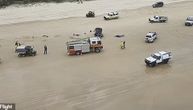 Auto sa 5 mladih isprevrtao se na popularnoj plaži, ima mrtvih