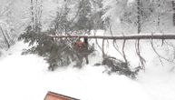 Sneg ne prestaje, putevi blokirani, sela pod smetovima, odsečena i bez struje: Problemi u Jablaničkom okrugu