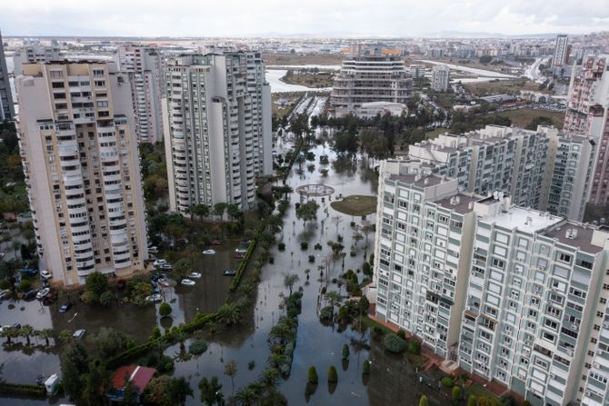 Turska Izmir nevreme poplave poplava