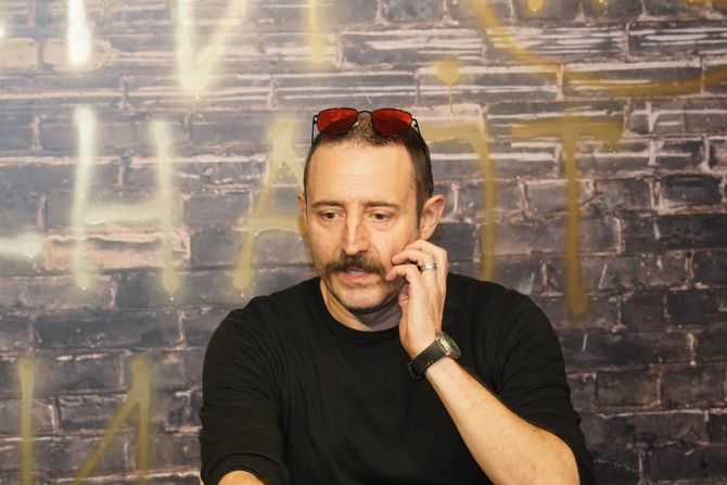 Nikola Đuričko promovisao album benda "Po sećanju" Džoni Midnajt Trio Nikola Đuričko promovisao album benda "Po sećanju" Džoni Midnajt Trio