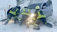 Snežna oluja pravi haos u Ukrajini, poginulo najmanje 10 ljudi: Naselja bez struje, vozila zarobljena u snegu