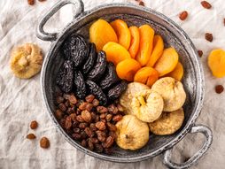 suvo voće, posna hrana, badnje veče, suve kajsije, suve smokve