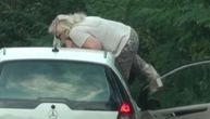 Zorica Marković izazvala kolaps u saobraćaju: Vozila se na krovu automobila, pa vršila nuždu u javnosti