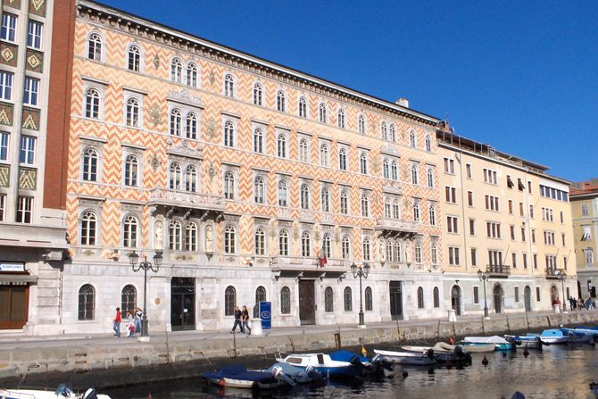 Palata Gopčević, Trst, Italija, Srbi u Trstu