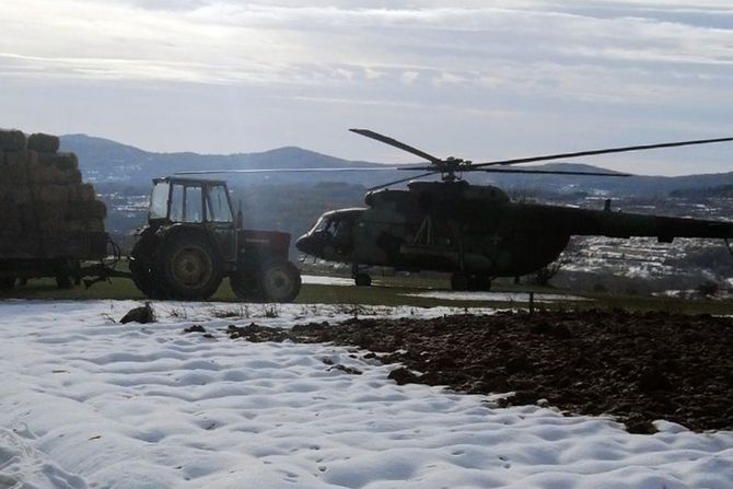 Vojska Srbije pomaže građanima u čišćenju snega čišćenje snega zima