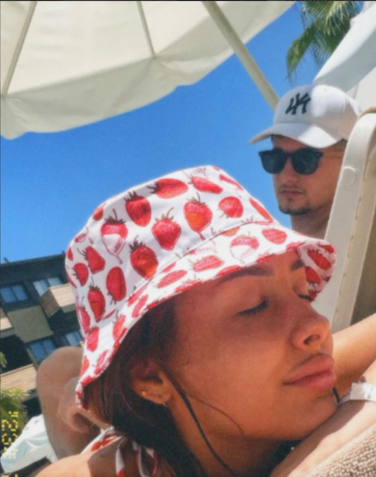 Verenički prsten zadržala, a vruće fotke obrisala: Ovo je muškarac sa kojim je voditeljka raskinula veridbu