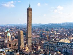 Bolonja, kula, toranj, krivi toranj u Bolonji, Italija