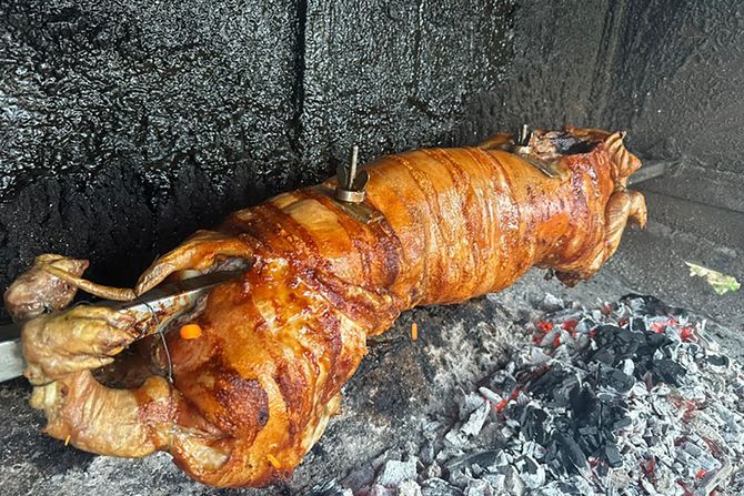 Čačak svinjsko meso pečenje Čačak svinjsko meso pečenje