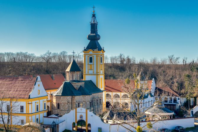 Manastir Privina Glava, Fruška gora, Srbija Manastir Privina Glava, Fruška gora, Srbija