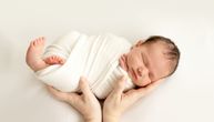 Okvirni spisak stvari koje su vam potrebne u prvim danima kada stigne beba