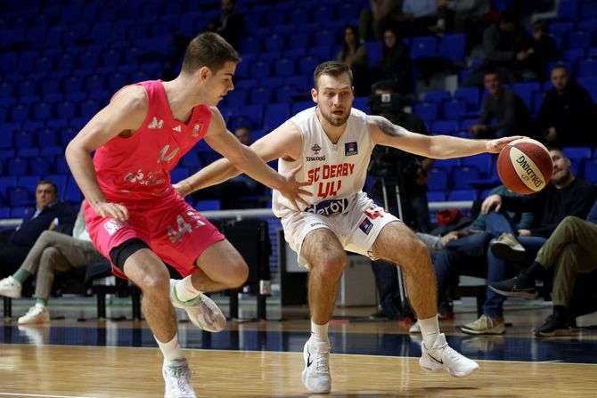 Nikola Topić i Borna Kapusta na meču KK Mega - KK Studentski centar