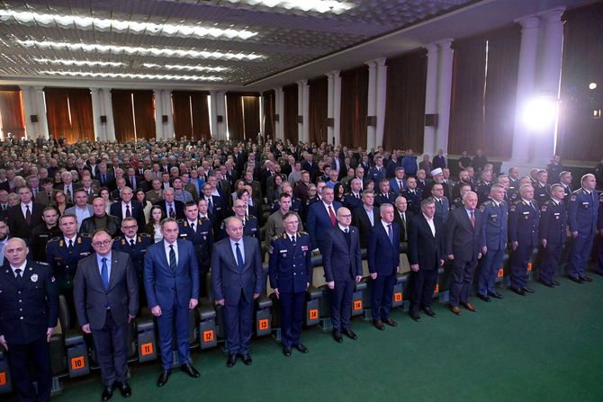 Ministar Vučević, Vojni veterani