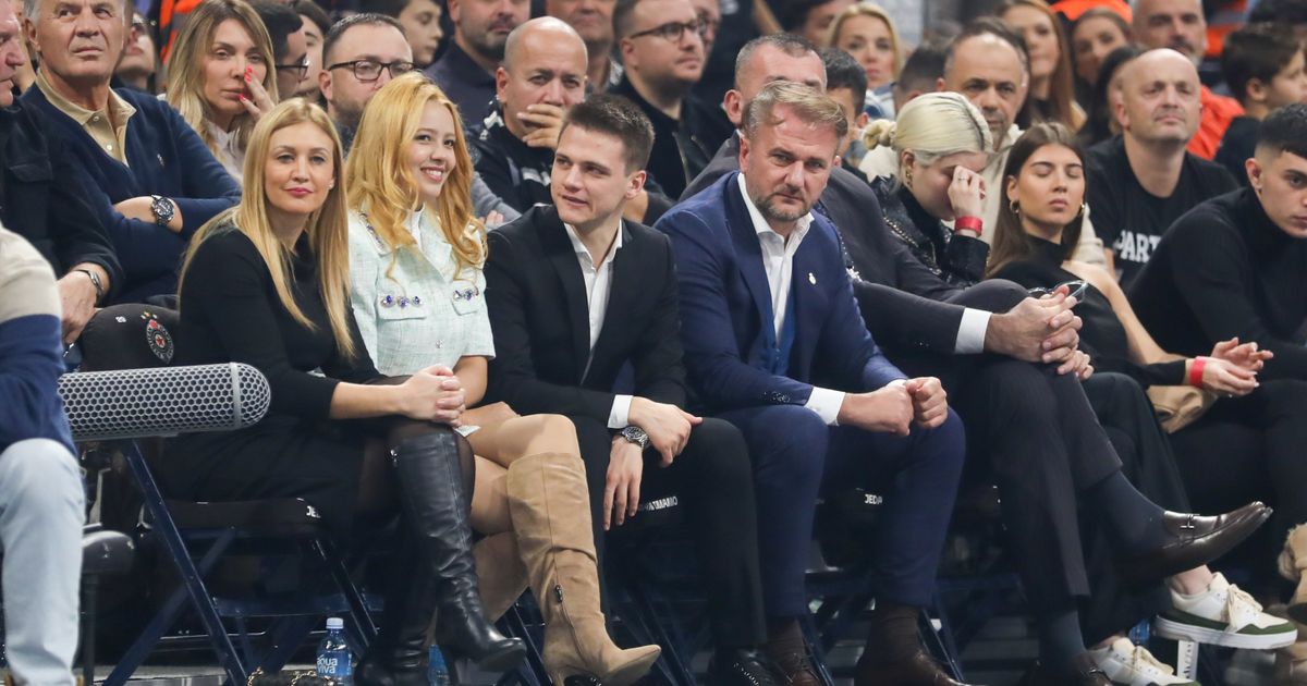 Mijailović slavio titulu lokalnog kluba, Prislonica bakljama